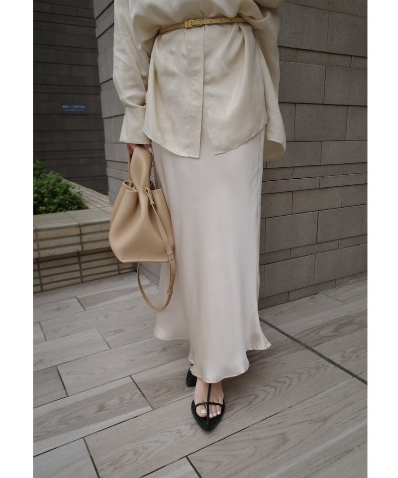 satin flare skirt | Acka.| エーシーケーエー|公式オンライン satin flare skirt | Acka.| エーシーケーエー|公式オンライン