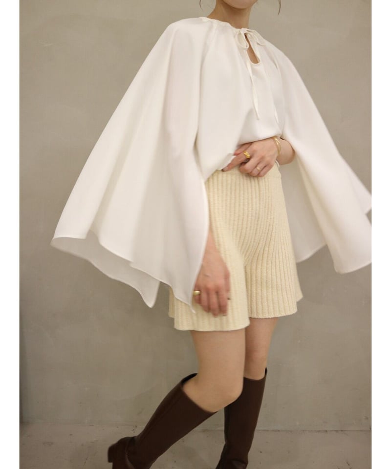 flare slit blouse | Acka.｜ エーシーケーエー｜公式オンラインストア