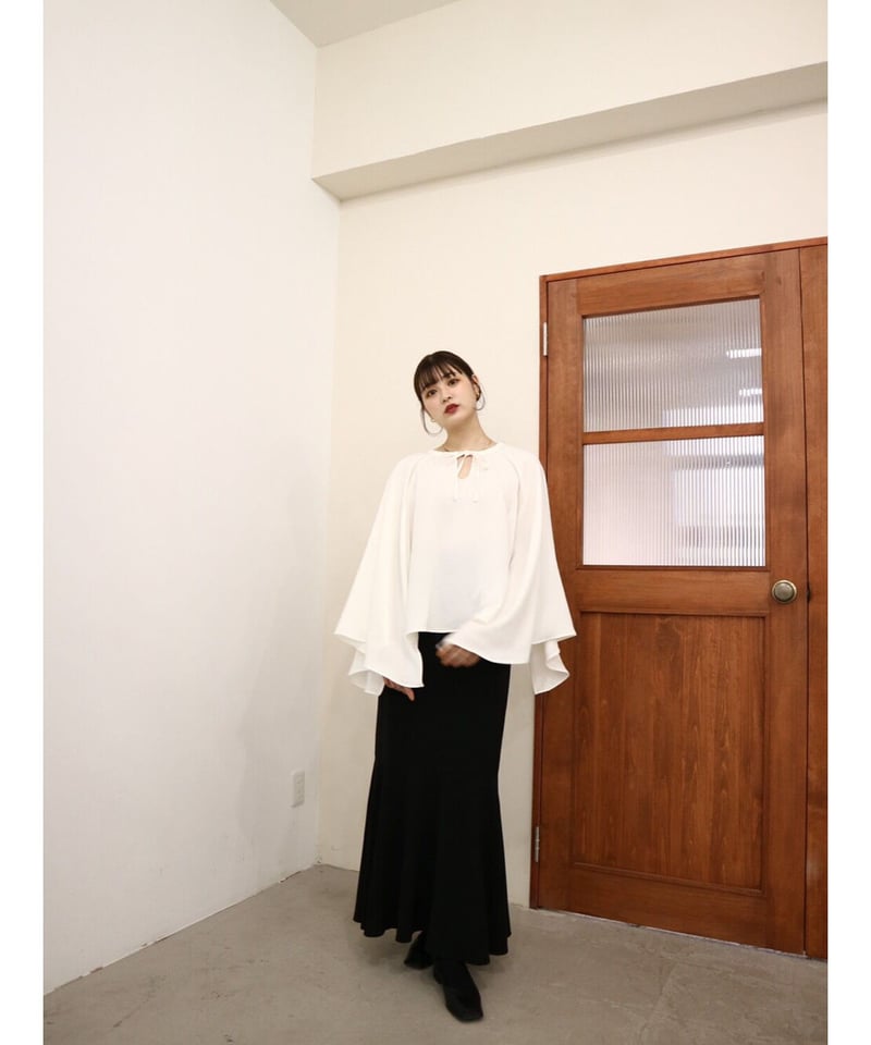 flare slit blouse ( white ) | 【Acka.】エーシーケーエー｜公...