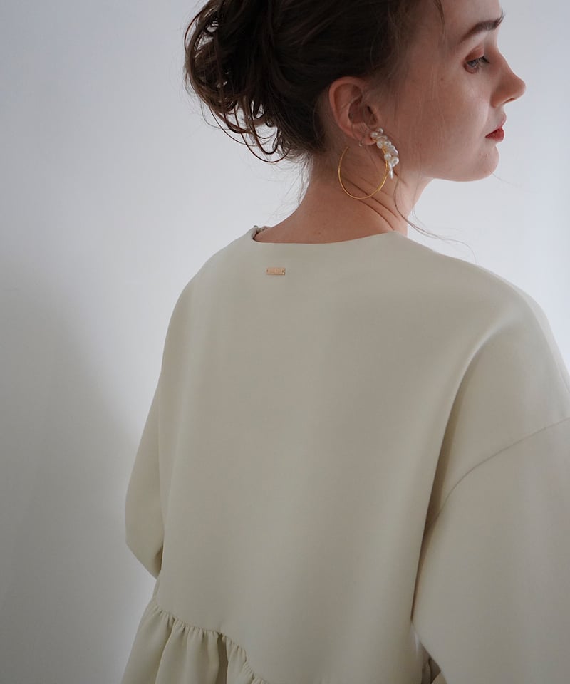 peplum loose sweat | Acka.| エーシーケーエー|公式 peplum loose sweat | Acka.| エーシーケーエー|公式