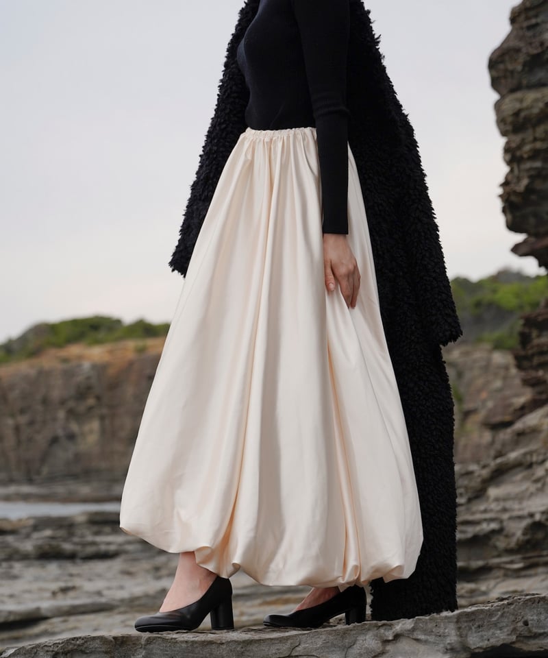 balloon form satin skirt | Acka.| エーシーケーエー|公式オン balloon form satin skirt | Acka.| エーシーケーエー|公式オン