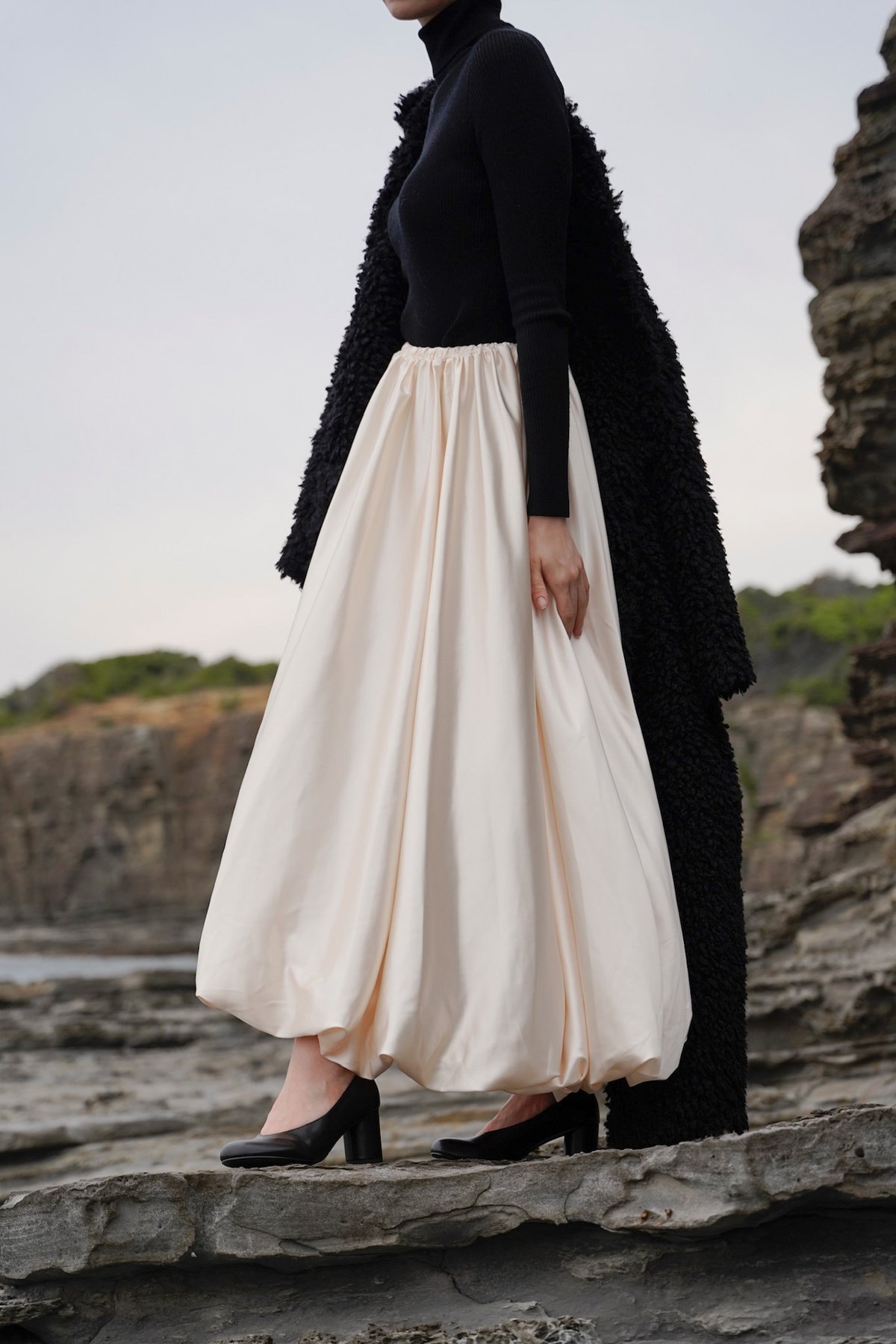 balloon form satin skirt | Acka.| エーシーケーエー|公式オン balloon form satin skirt | Acka.| エーシーケーエー|公式オン