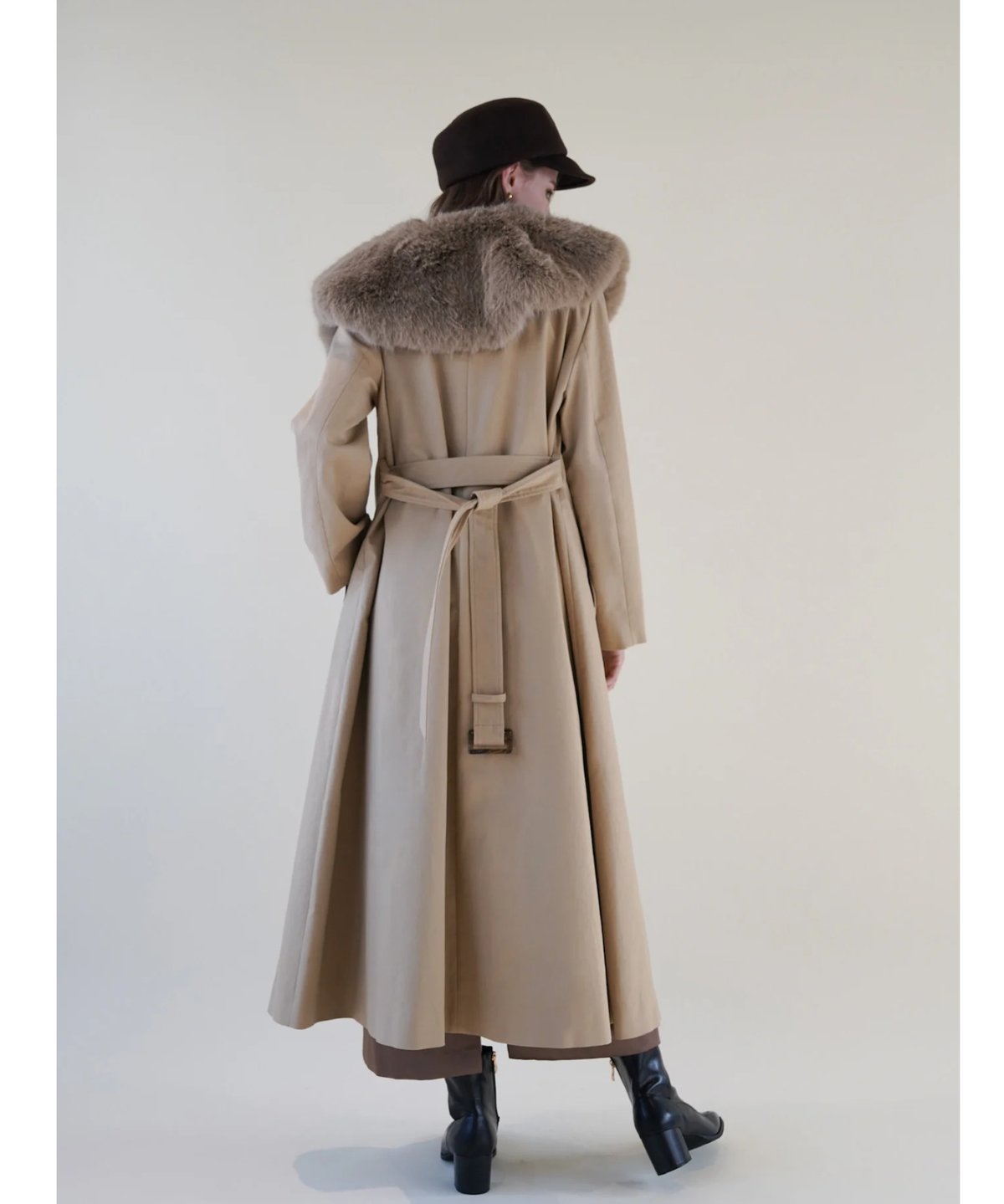fur collar trench coat | Acka.| エーシーケーエー|公式 fur collar trench coat | Acka.| エーシーケーエー|公式