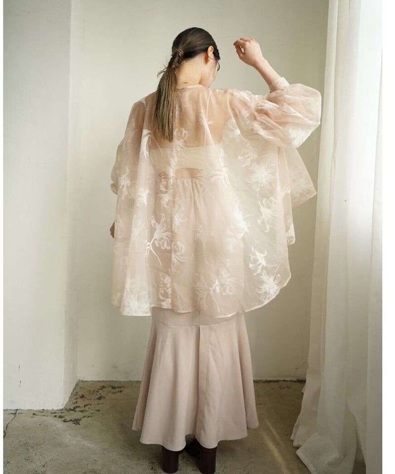 sheer over flare blouse（ivory） | 【Acka.】エーシーケーエ...