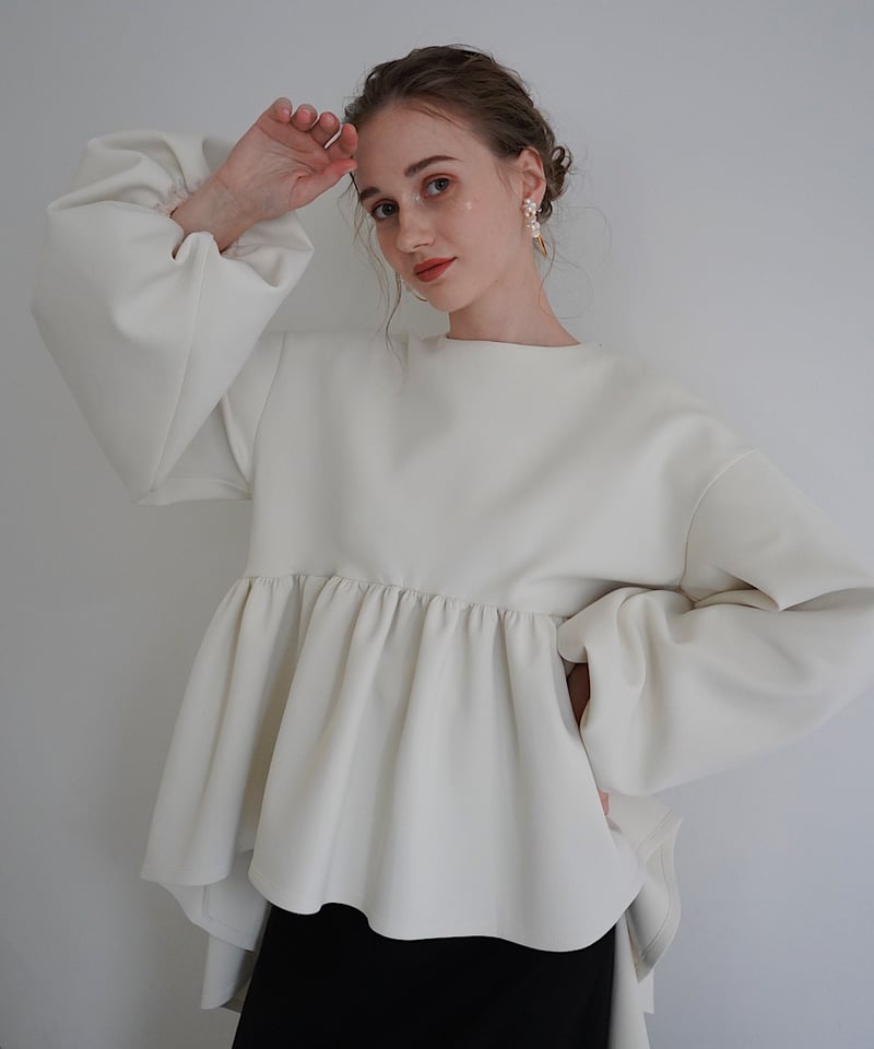 peplum loose sweat | Acka.| エーシーケーエー|公式 peplum loose sweat | Acka.| エーシーケーエー|公式