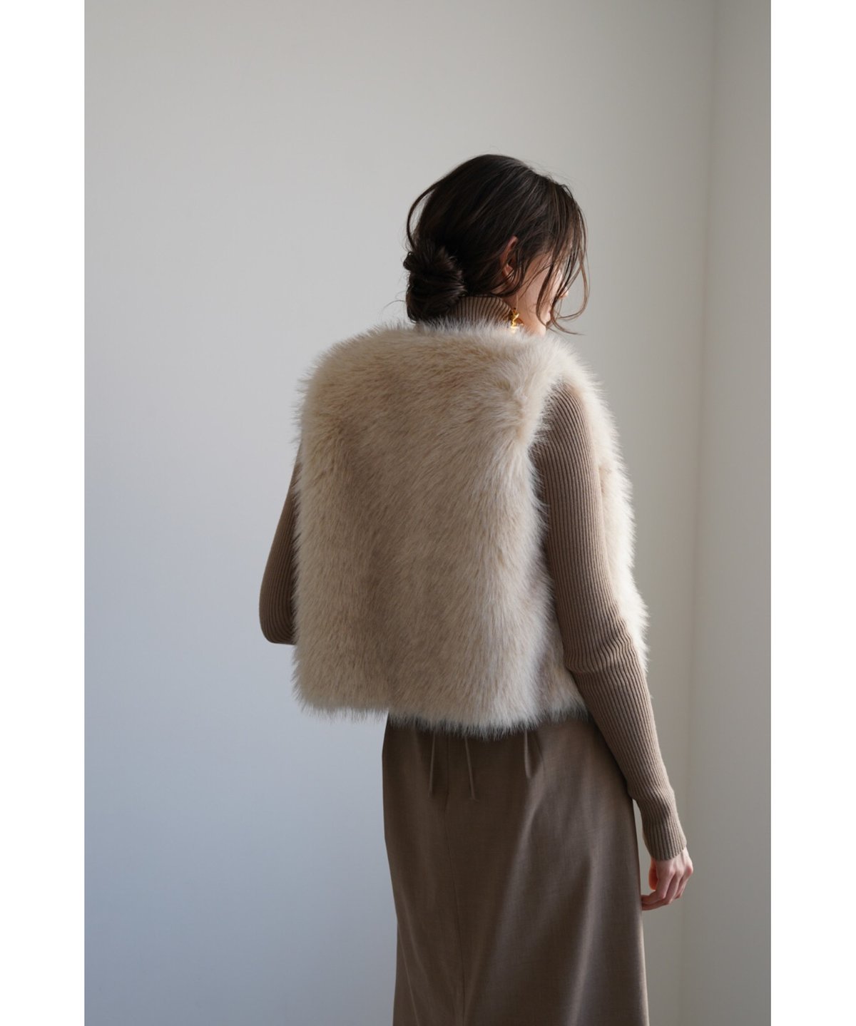 fur short vest | Acka.| エーシーケーエー|公式オンラインストア fur short vest | Acka.| エーシーケーエー|公式オンラインストア