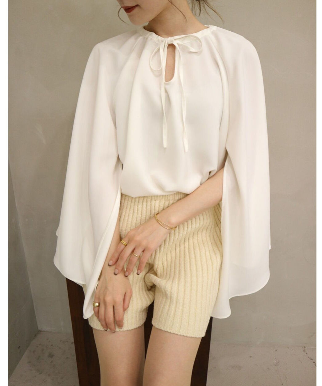 flare slit blouse | Acka.｜ エーシーケーエー｜公式オンラインストア