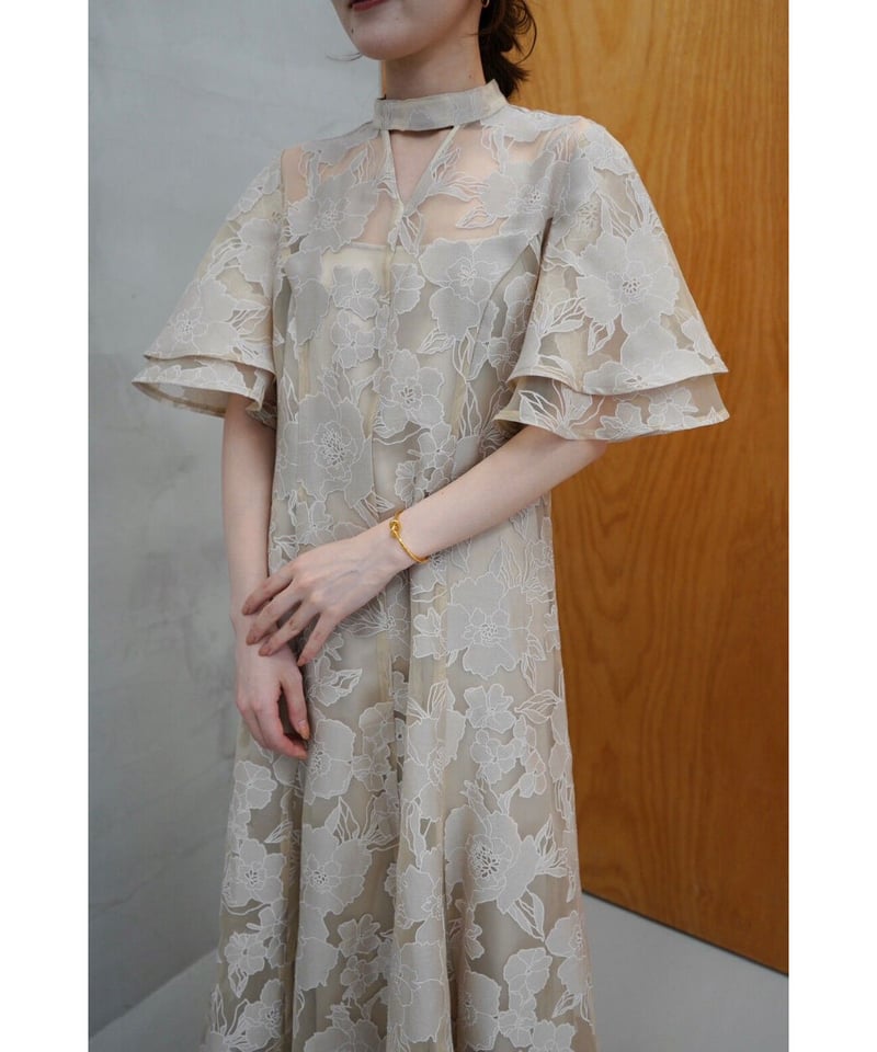 [本日限定]acka all sheer flower dress（beige）二重に重ねたフレア袖は