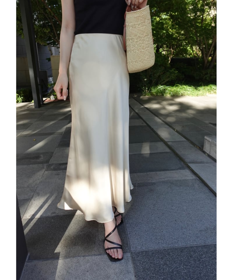 satin flare skirt | Acka.| エーシーケーエー|公式オンライン satin flare skirt | Acka.| エーシーケーエー|公式オンライン