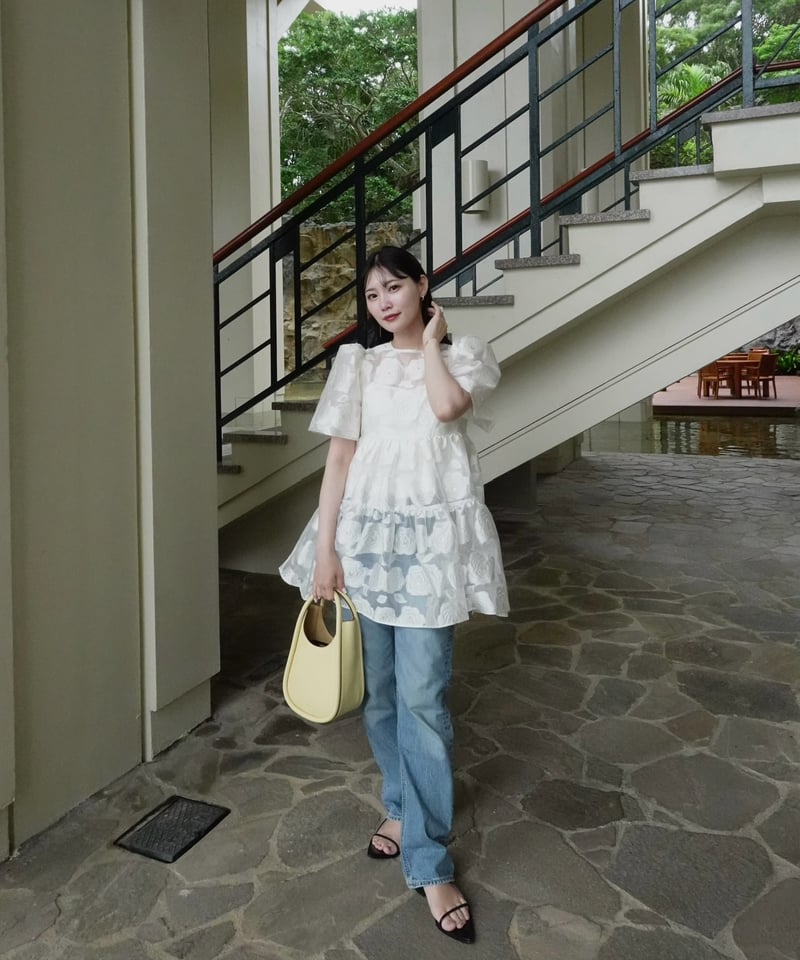 acka sheer flower jacquard blouse