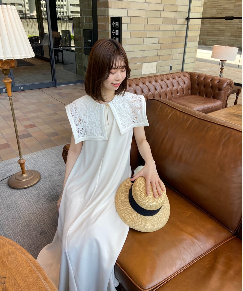 Acka lace no sleeve one-piece