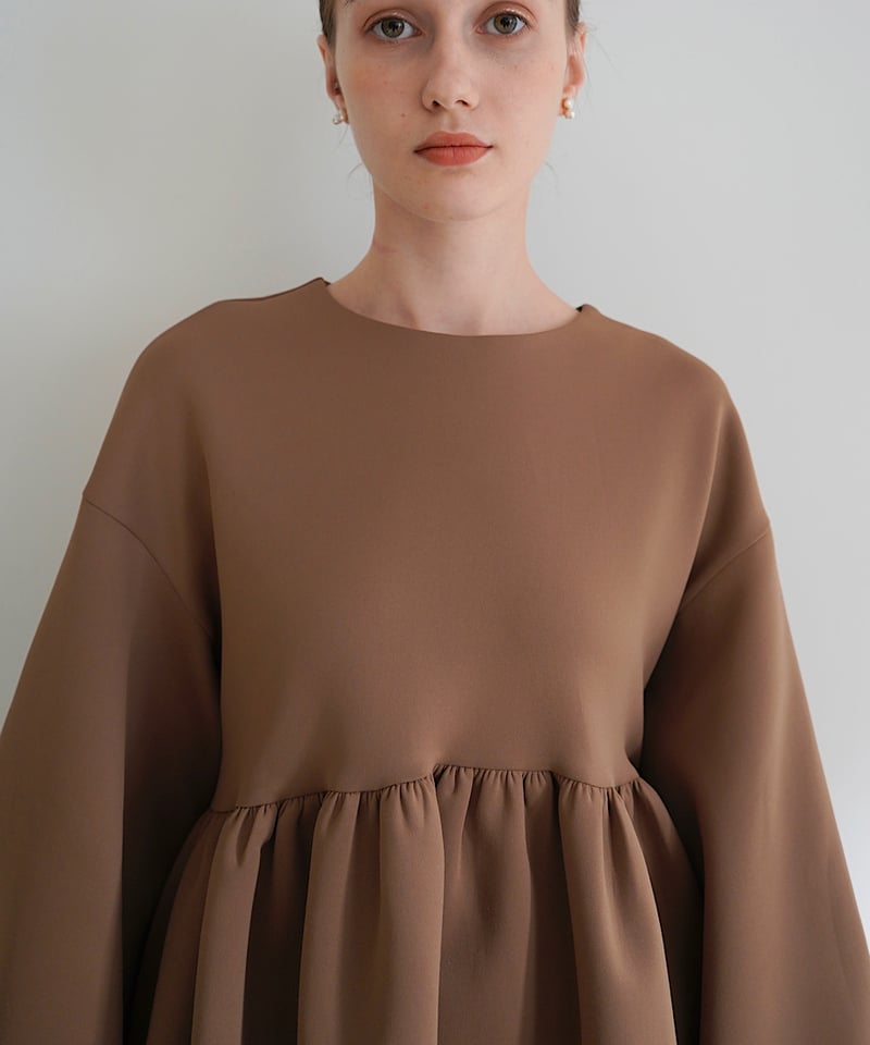 peplum loose sweat | Acka.| エーシーケーエー|公式 peplum loose sweat | Acka.| エーシーケーエー|公式