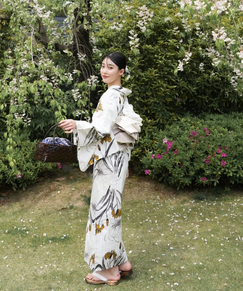 【utatane×Acka.】浴衣セット 菖蒲と糸菊 utatane×Acka.】浴衣4点セット 菖蒲と糸菊 white（lame）