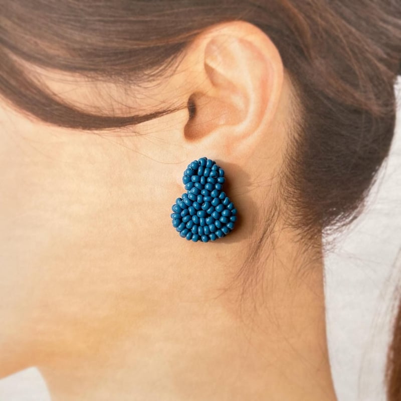 ビーズピアス　イヤリング〜light blue〜 陶磁器ピアス/イヤリング 〈Square_small〉 No.009 Turquoise