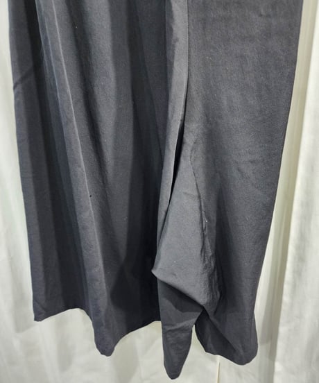 B yohji yamamoto  黒 アシンメトリーデザインサルエルパンツ (NP-P54-107)