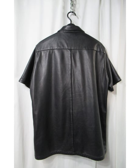 01aw yohji yamamoto pour homme レザー 半袖ブラウス（HX-B37-701）
