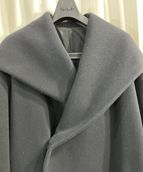 yohji yamamoto + NOIR フード付きロングコート（NI-C05-101）