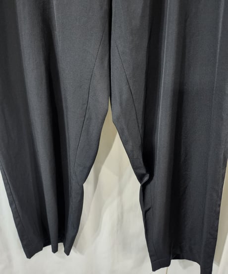 yohji yamamoto pour homme 黒 バック切替えテーパードパンツ　(H-P-3)