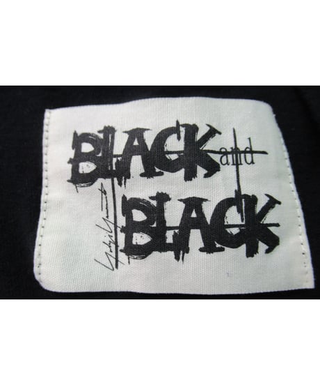 BLACK and BLACK yohji yamamoto +noir 【Y】ワッペンデザイン 半袖カットソー ND-T77-072