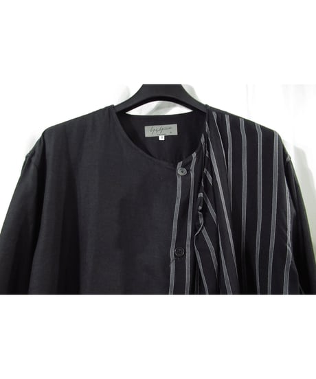 17ss yohji yamamoto pour homme 半身ストライプ レイヤードデザイン ノーカラーブラウス（HD-B25-809）
