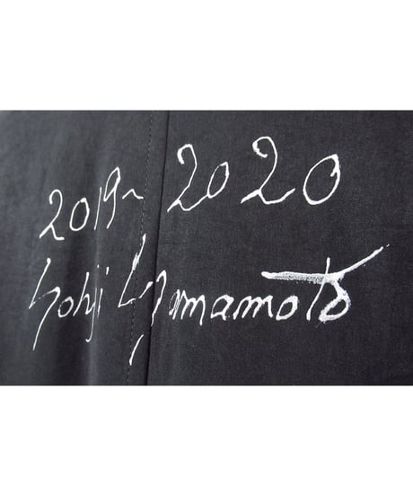 20ss yohji yamamoto pour homme シグネチャーペイント スタンドカラーロングドレス（HN-D26-500）