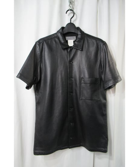 01aw yohji yamamoto pour homme レザー 半袖ブラウス（HX-B37-701）