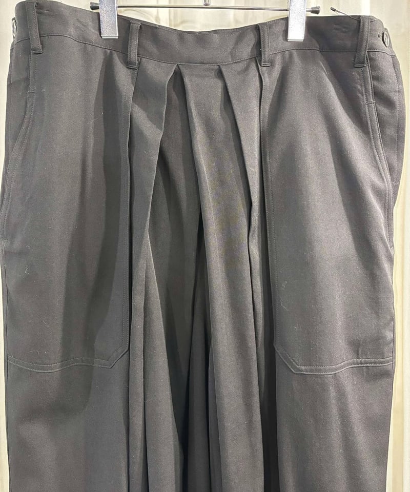 ヨウジヤマモト　yohji yamamoto ハカマパンツ　はかま　ハカマ STAFF STYLING｜THE SHOP YOHJI YAMAMOTO