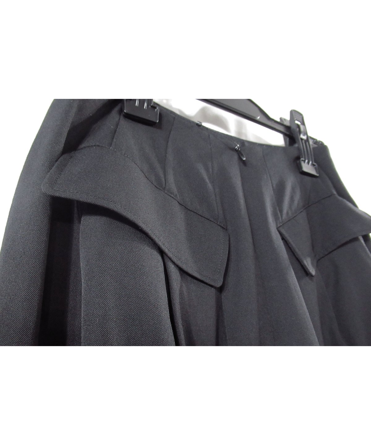 yohji yamamoto +noir バックスリット フラップポケットデザイン