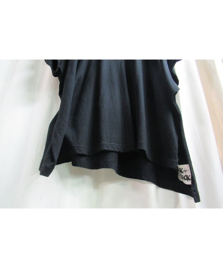 BLACK and BLACK yohji yamamoto +noir 【Y】ワッペンデザイン 半袖カットソー ND-T77-072