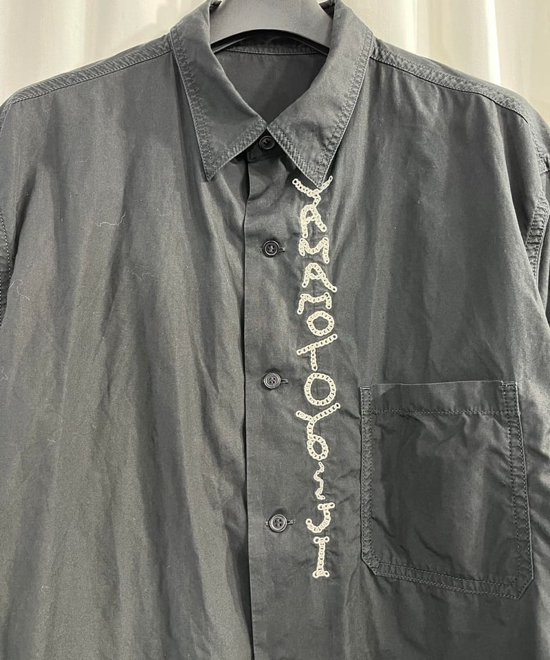 B yohji yamamoto 黒 カーネーション刺繍 長袖シャツ B yohji yamamoto 刺繡長袖シャツ（NR-B73-010） | LA GRAND