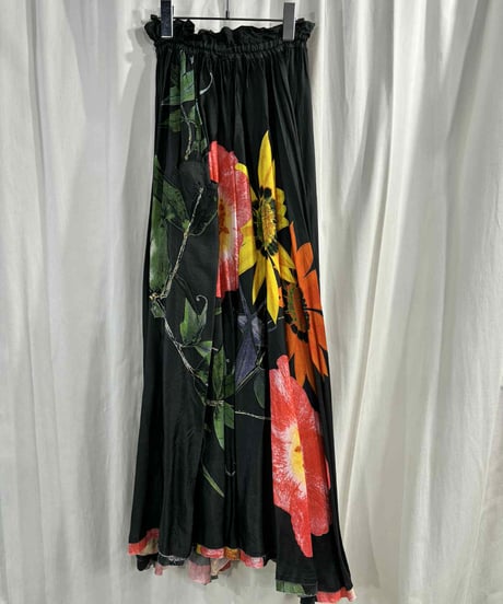 Y’s スカート STAFF STYLING｜THE SHOP YOHJI YAMAMOTO