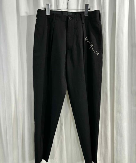 yohji yamamoto POUR HOMME グランジ テーパードパンツ Yohji Yamamoto pour homme のテーパードワイドパンツを使用した