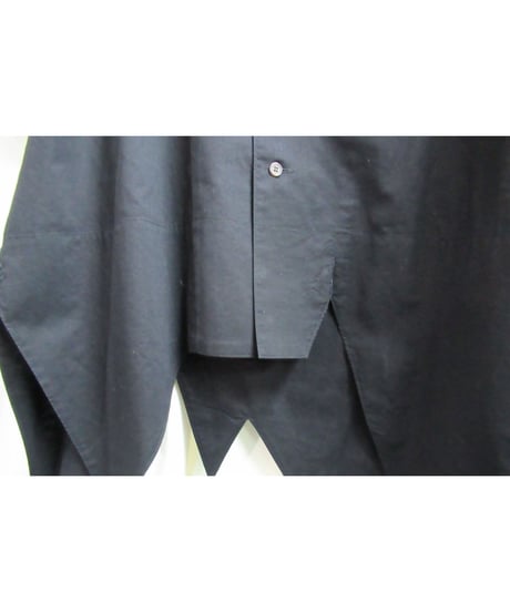 B yohji yamamoto +noir デザイン半袖ブラウス（NW-B53-028）