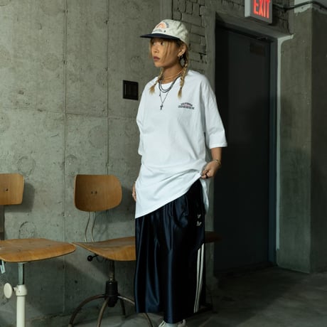 Back print logo tee/3カラー