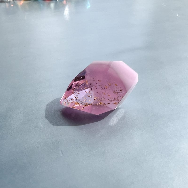 頭石、霊峰、桜石、そして金箔を張ったような紋様の桜石です。 頭石、霊峰、桜石、そして金箔を張ったような紋様の桜石