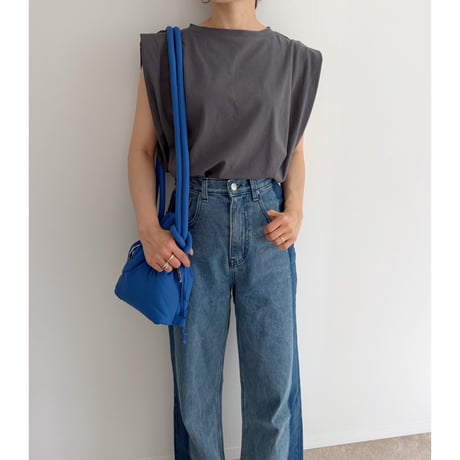 Shoulder Tuck Sleeveless Tops / charcoal