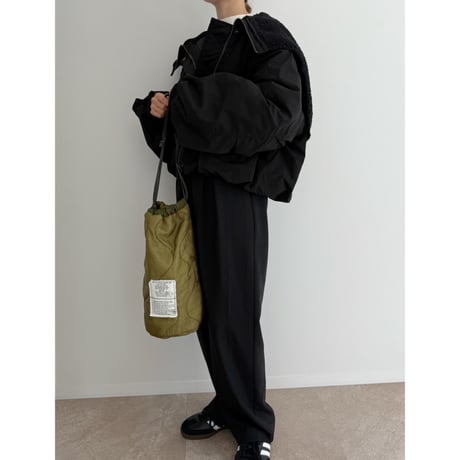 【残りわずか】《AMIE original》 カーブtuck pants / black