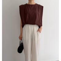 Shoulder Tuck Sleeveless Tops / brown