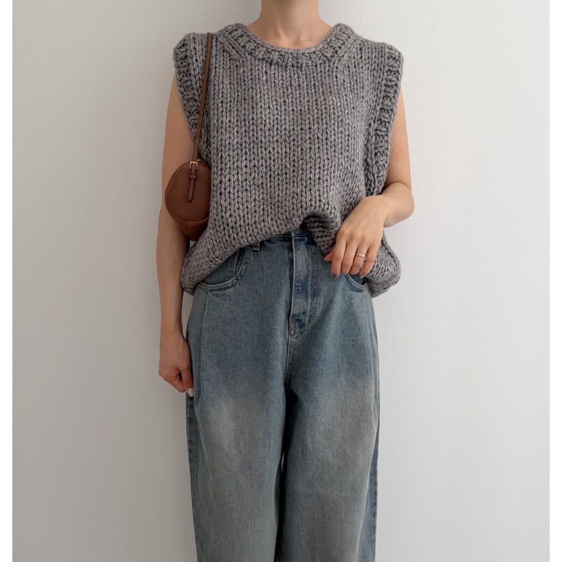 ami 未使用ニットベスト ammy. / エイミードット 】 コンパクト Vネック ニット ベスト（ベスト