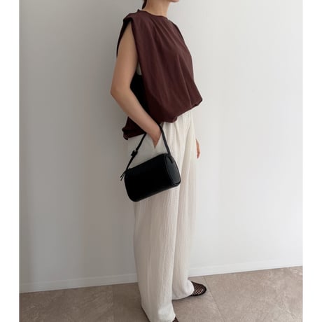Shoulder Tuck Sleeveless Tops / brown