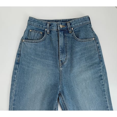 【残りわずか】《AMIE original》切りっぱなしハイウエストストレートdenim