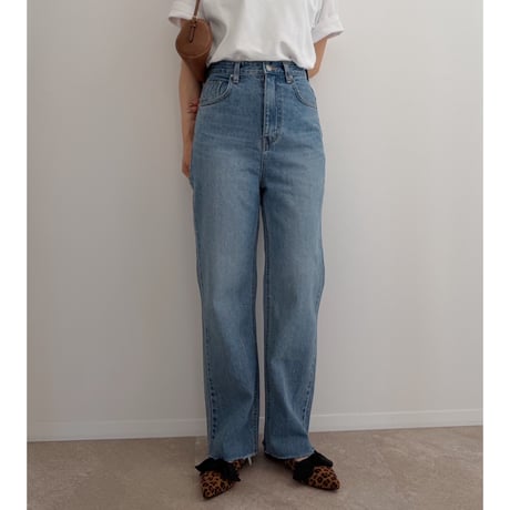 【残りわずか】《AMIE original》切りっぱなしハイウエストストレートdenim
