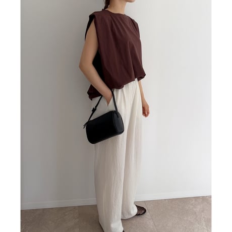 Shoulder Tuck Sleeveless Tops / brown