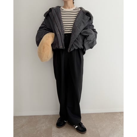 【残りわずか】《AMIE original》 カーブtuck pants / black
