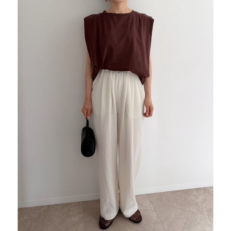 Shoulder Tuck Sleeveless Tops / brown