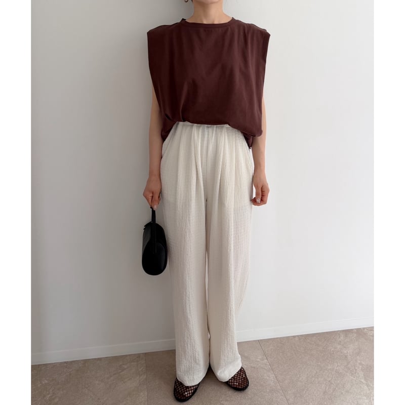 Shoulder Tuck Sleeveless Tops / brown | AMIE
