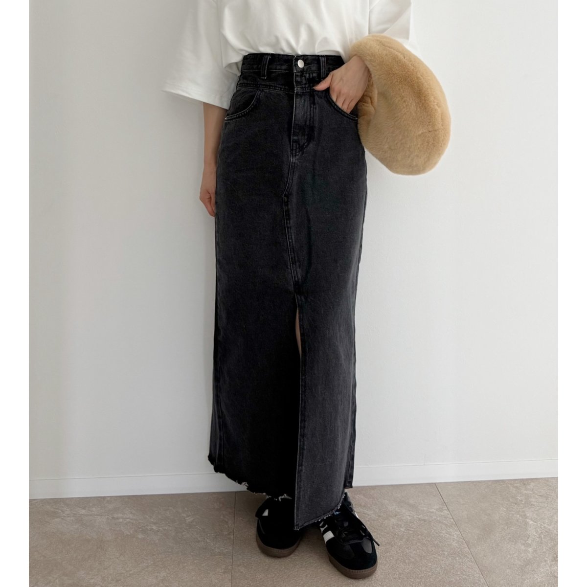 AMIE original》フロントスリットデニムスカート / black | AMIE AMIE original》フロントスリットデニムスカート / black | AMIE