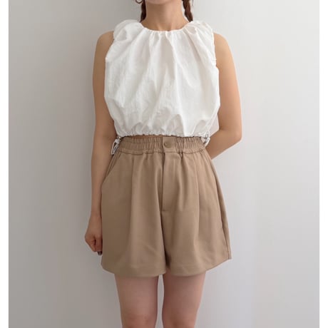 《AMIE original》すっきり見えタックショートパンツ / beige