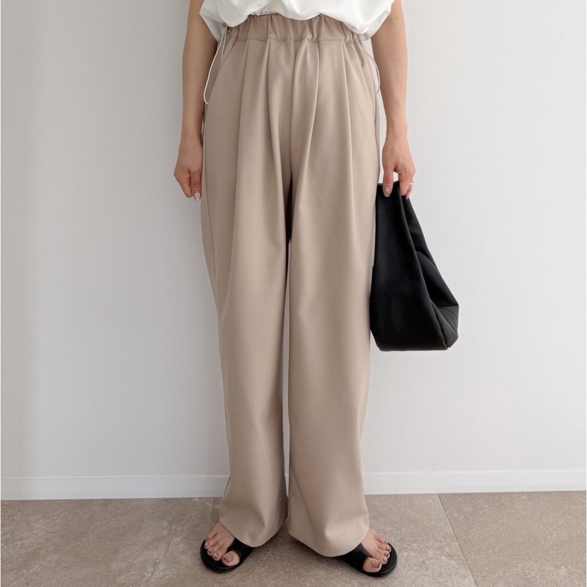 Amie 低身長　ウエストゴムtuckワイドPT ベージュ　美品 Amie 低身長 ウエストゴムtuckワイドPT ベージュ 美品 - メルカリ