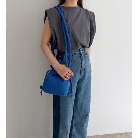 Shoulder Tuck Sleeveless Tops / charcoal